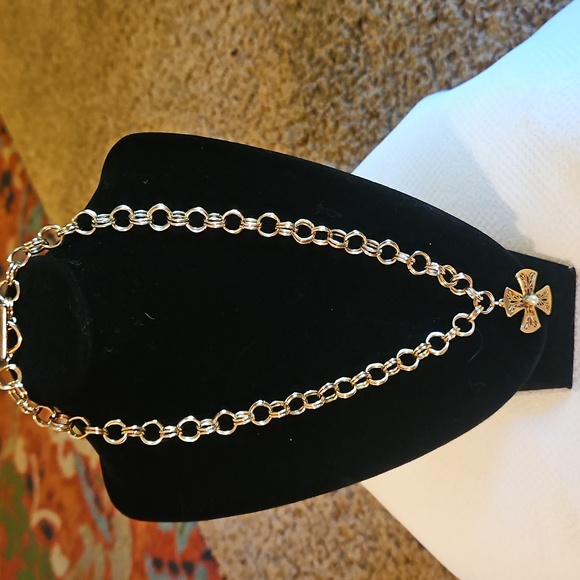 Vintage Maltese Cross With Faux Pearl Gold Tone Chain Necklace - Picture 5 of 9